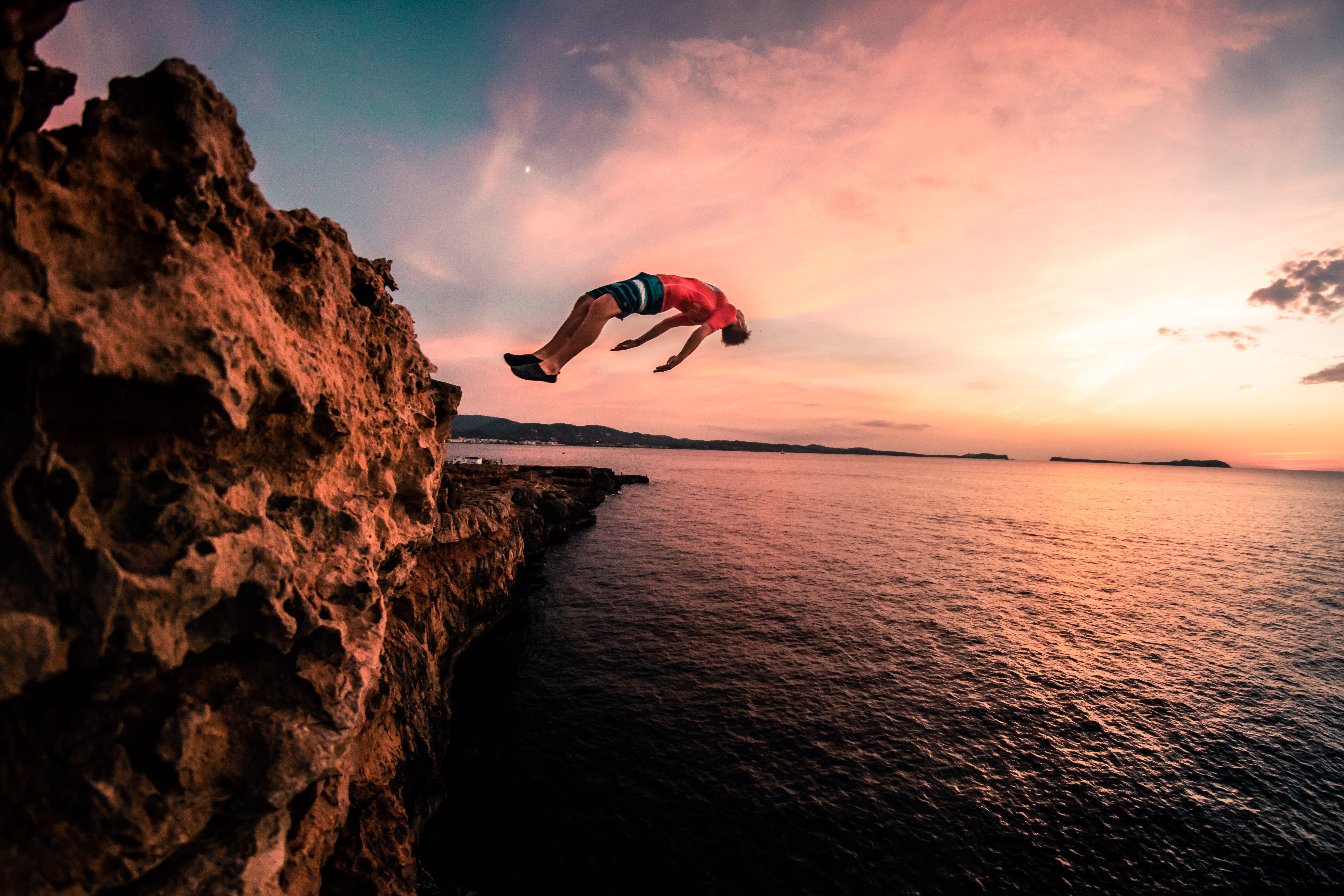 Cliff jumping y paddle surf